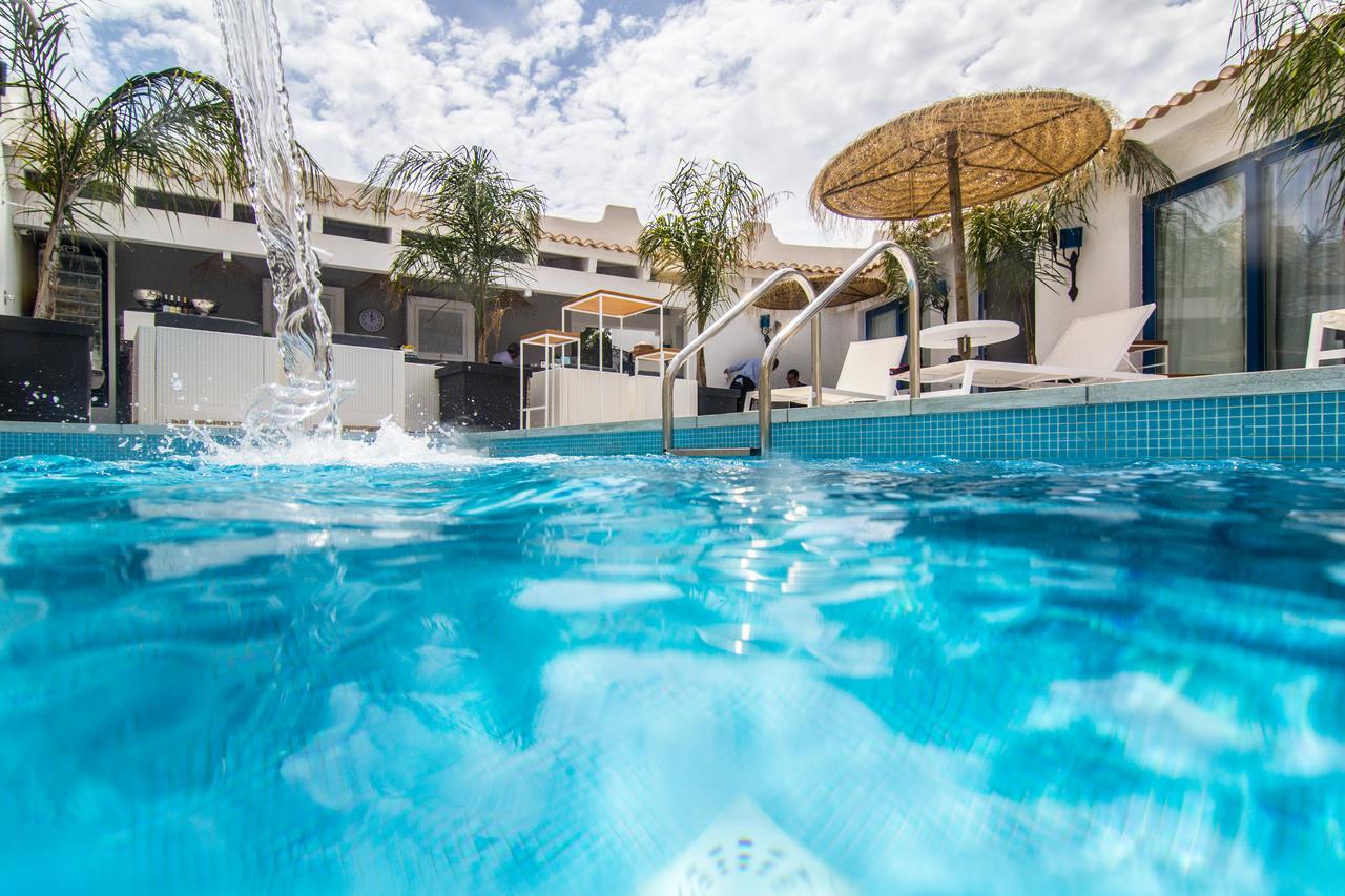 Boutique Hotel Capo Blu Santa Margherita di Pula Bagian luar foto